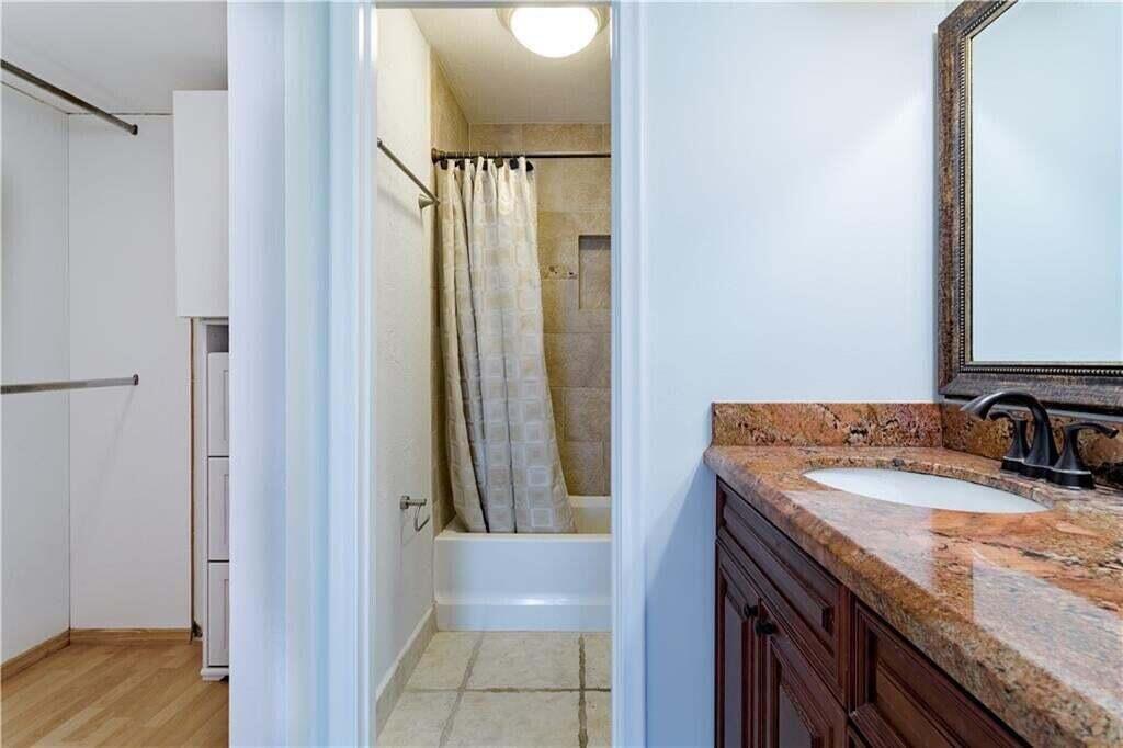 2800 Fiore Way 2060 Property Photo 10