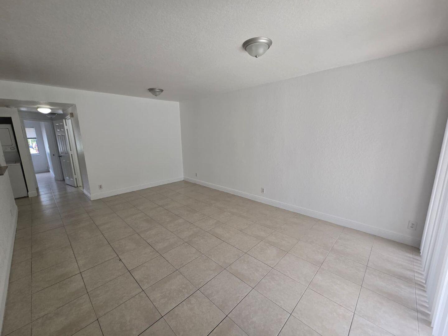 1161 Golden Lakes Boulevard 1315 Property Photo 4