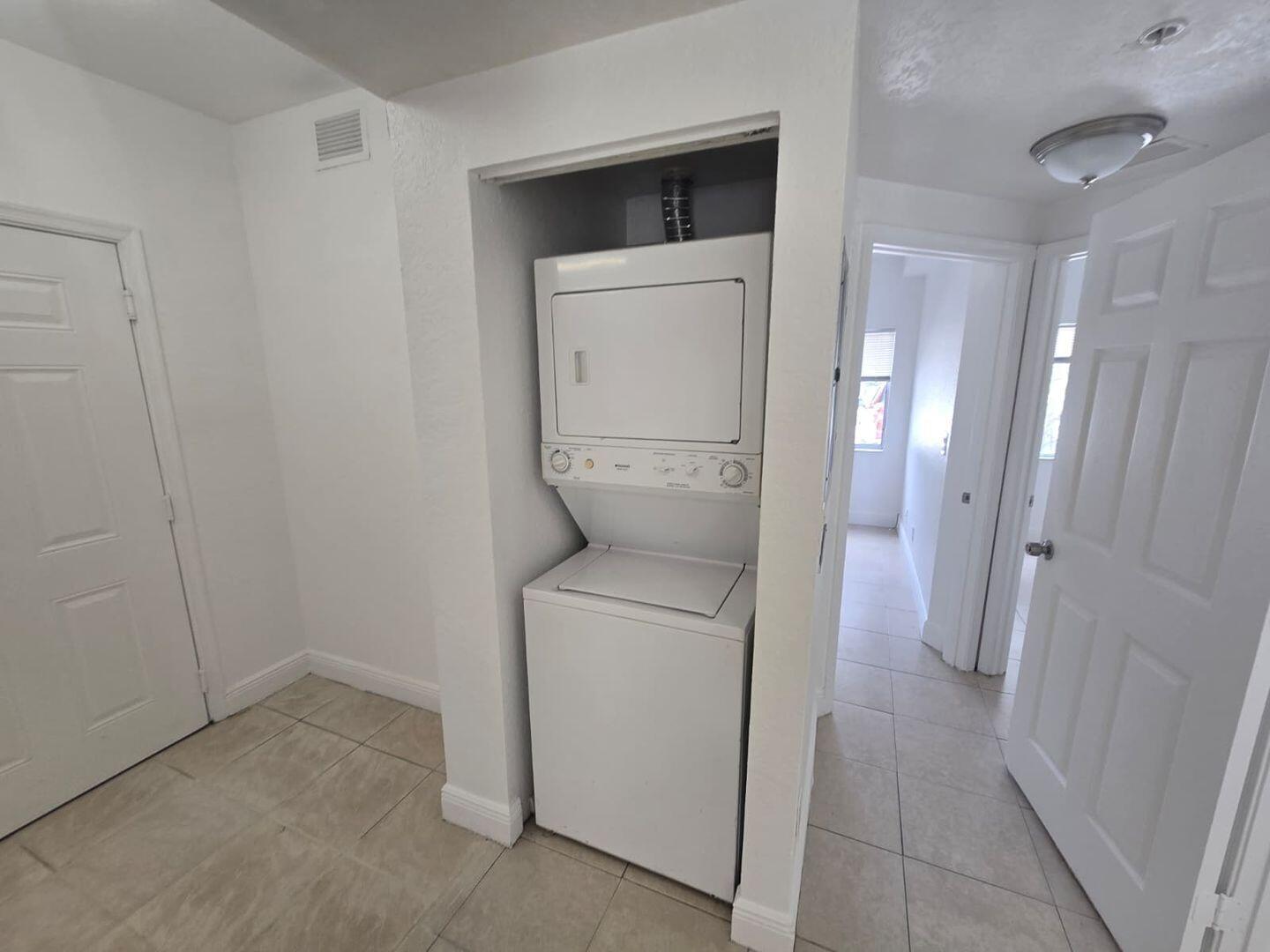1161 Golden Lakes Boulevard 1315 Property Photo 5