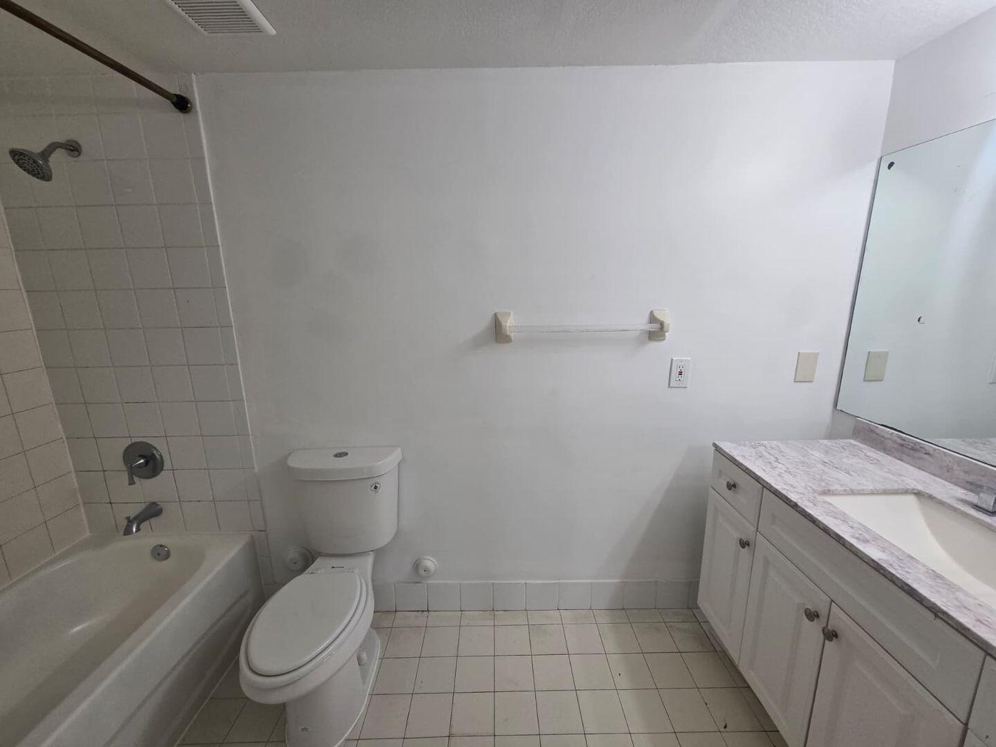 1161 Golden Lakes Boulevard 1315 Property Photo 10
