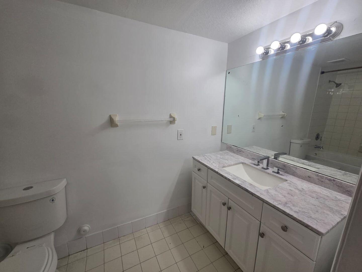 1161 Golden Lakes Boulevard 1315 Property Photo 11