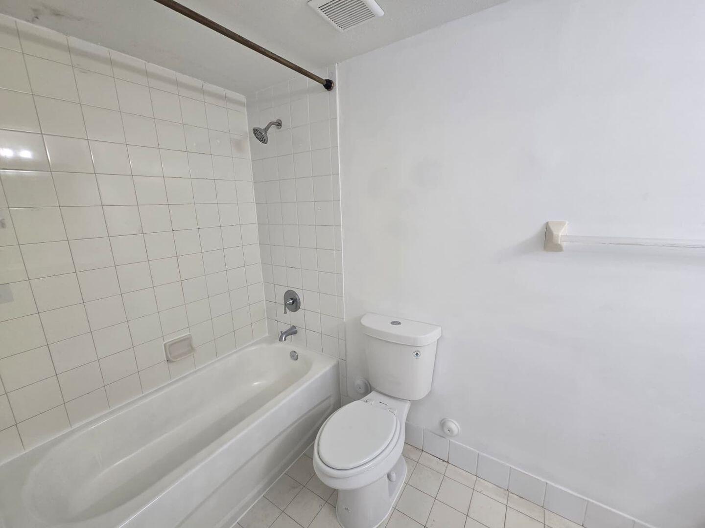 1161 Golden Lakes Boulevard 1315 Property Photo 12