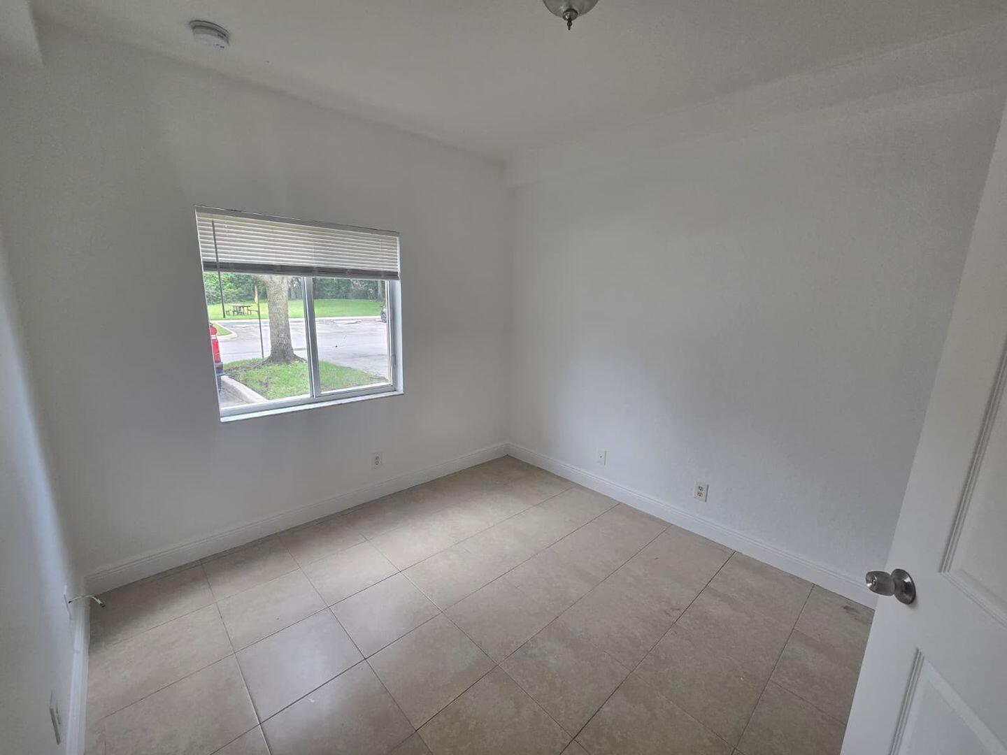 1161 Golden Lakes Boulevard 1315 Property Photo 14
