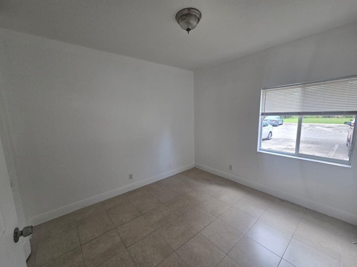 1161 Golden Lakes Boulevard 1315 Property Photo 15