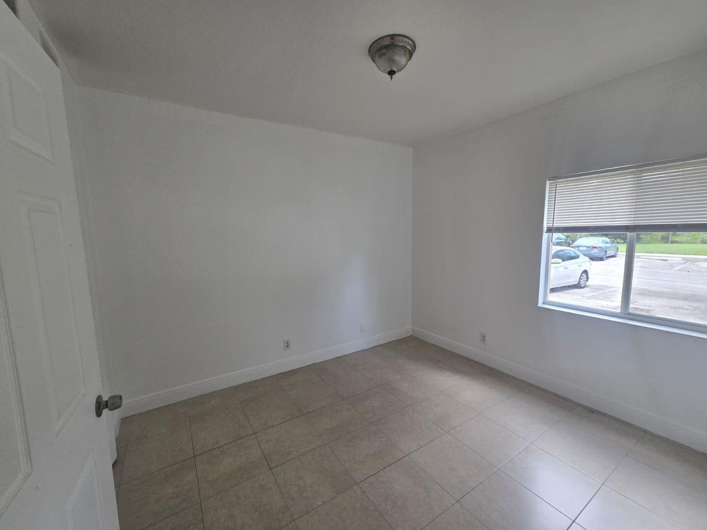 1161 Golden Lakes Boulevard 1315 Property Photo 18