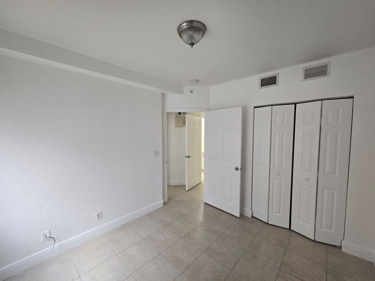 1161 Golden Lakes Boulevard 1315 Property Photo 20