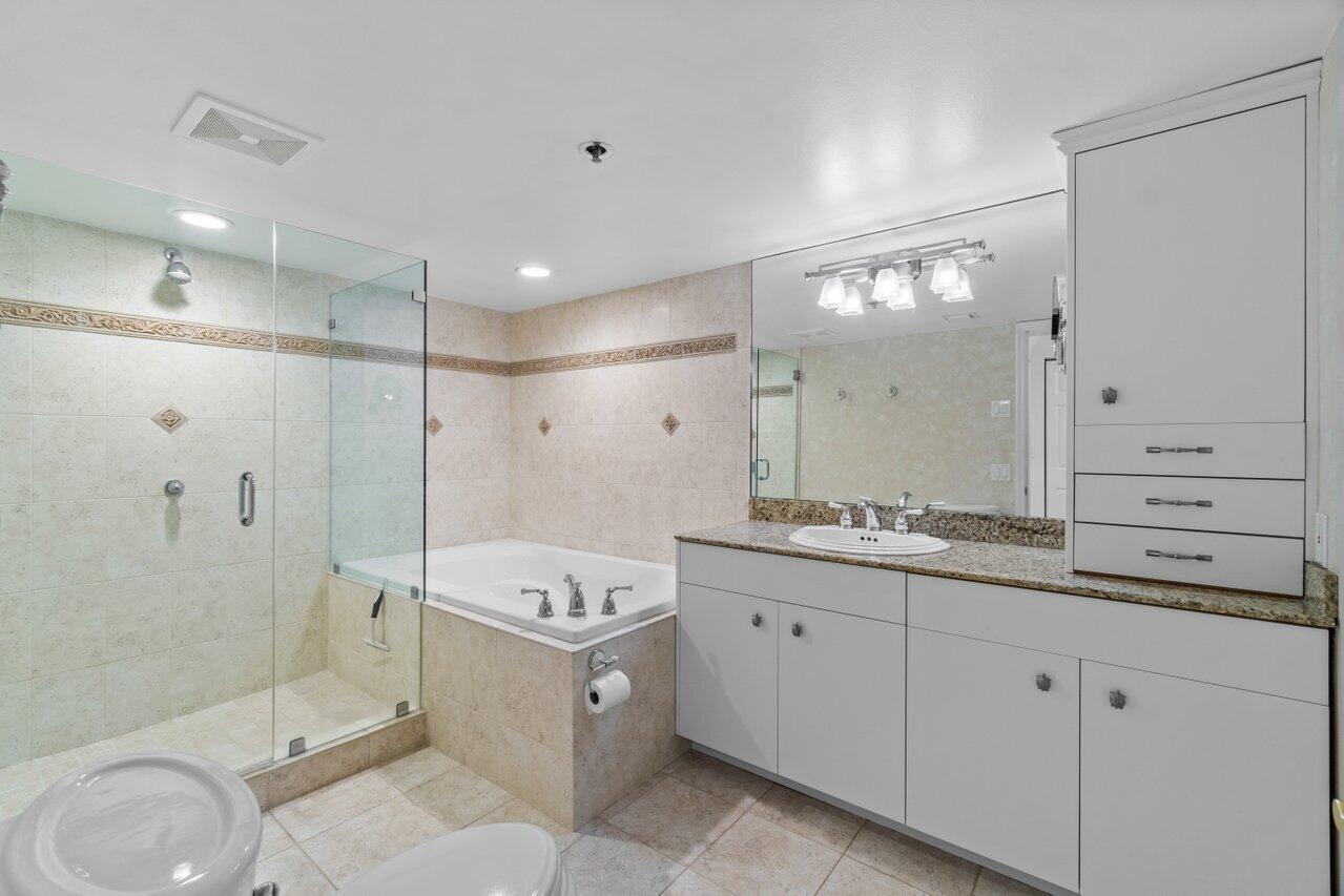 1401 S Ocean Boulevard 3090 Property Photo 15