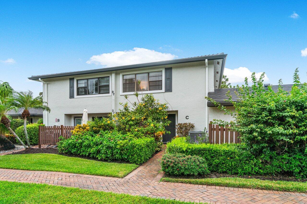 27 Southport Lane C Property Photo 1