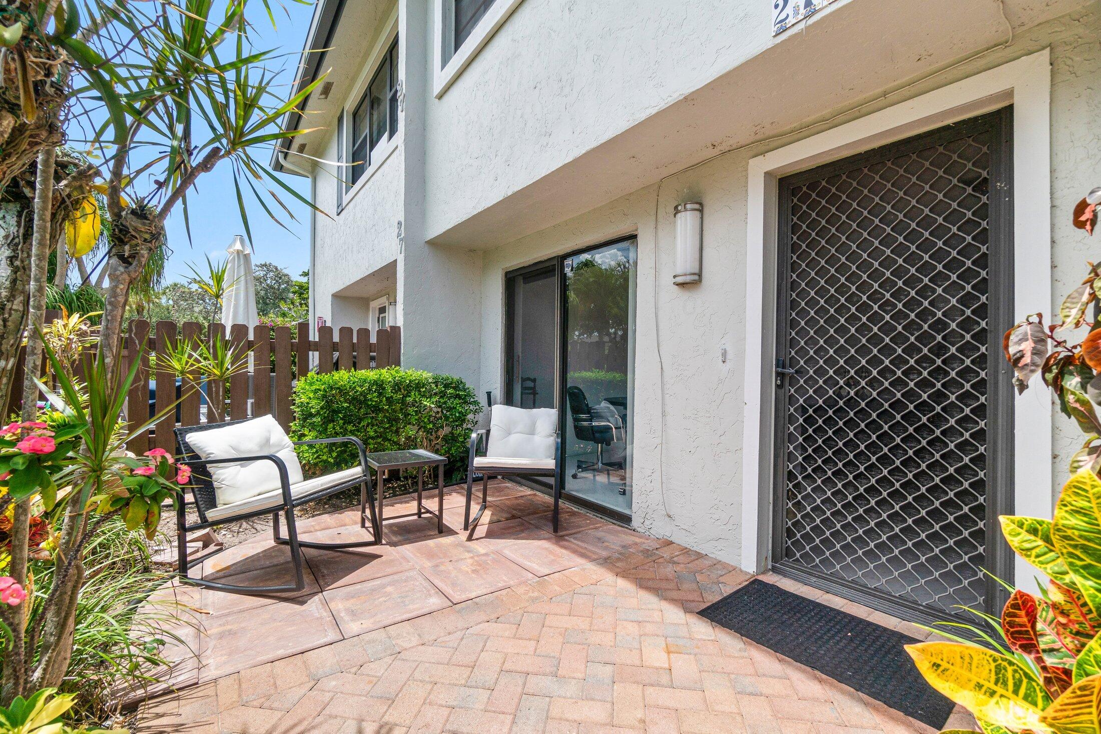 27 Southport Lane C Property Photo 2
