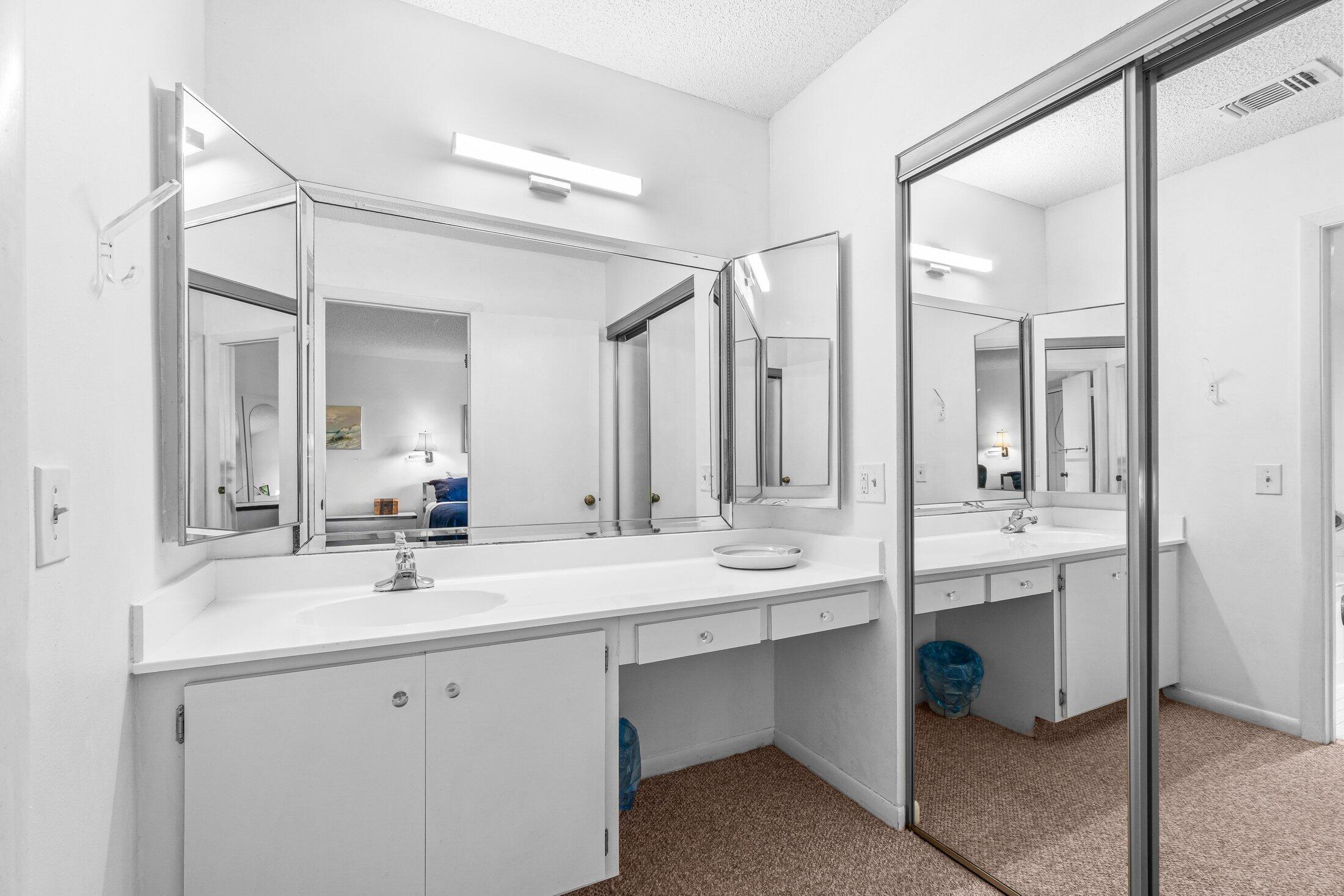 27 Southport Lane C Property Photo 22