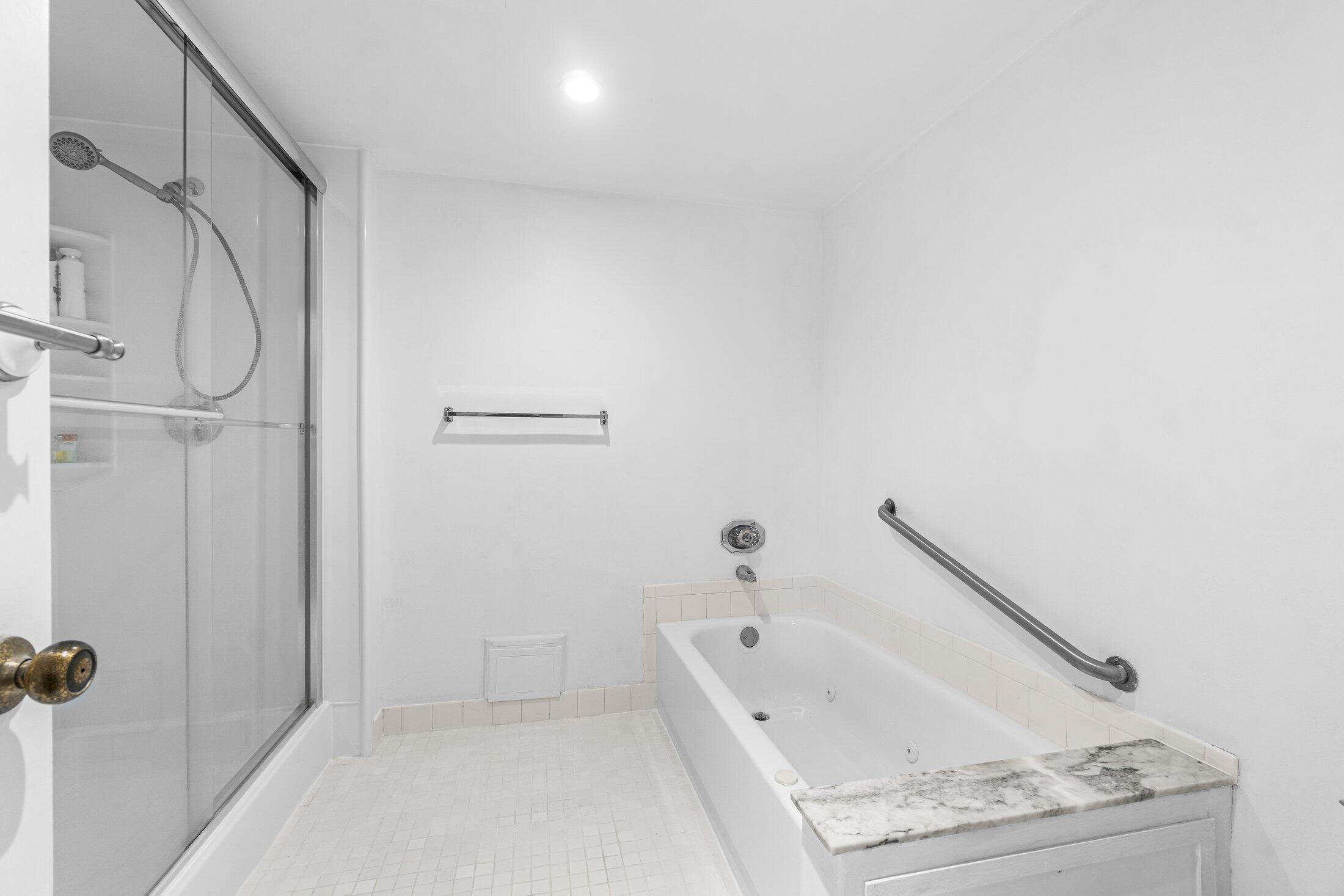 27 Southport Lane C Property Photo 23