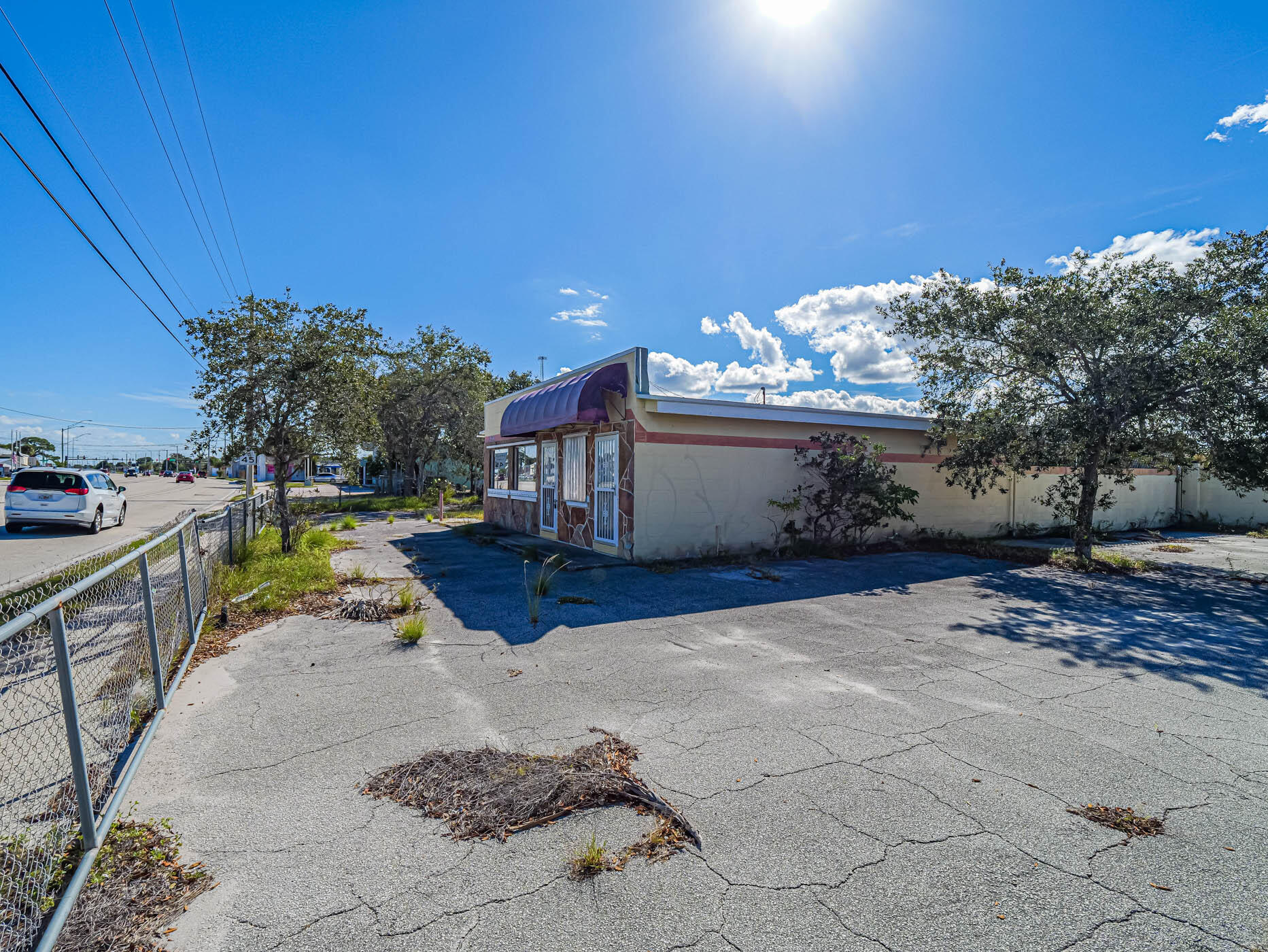 2814 S Harbor City Boulevard Property Photo 3