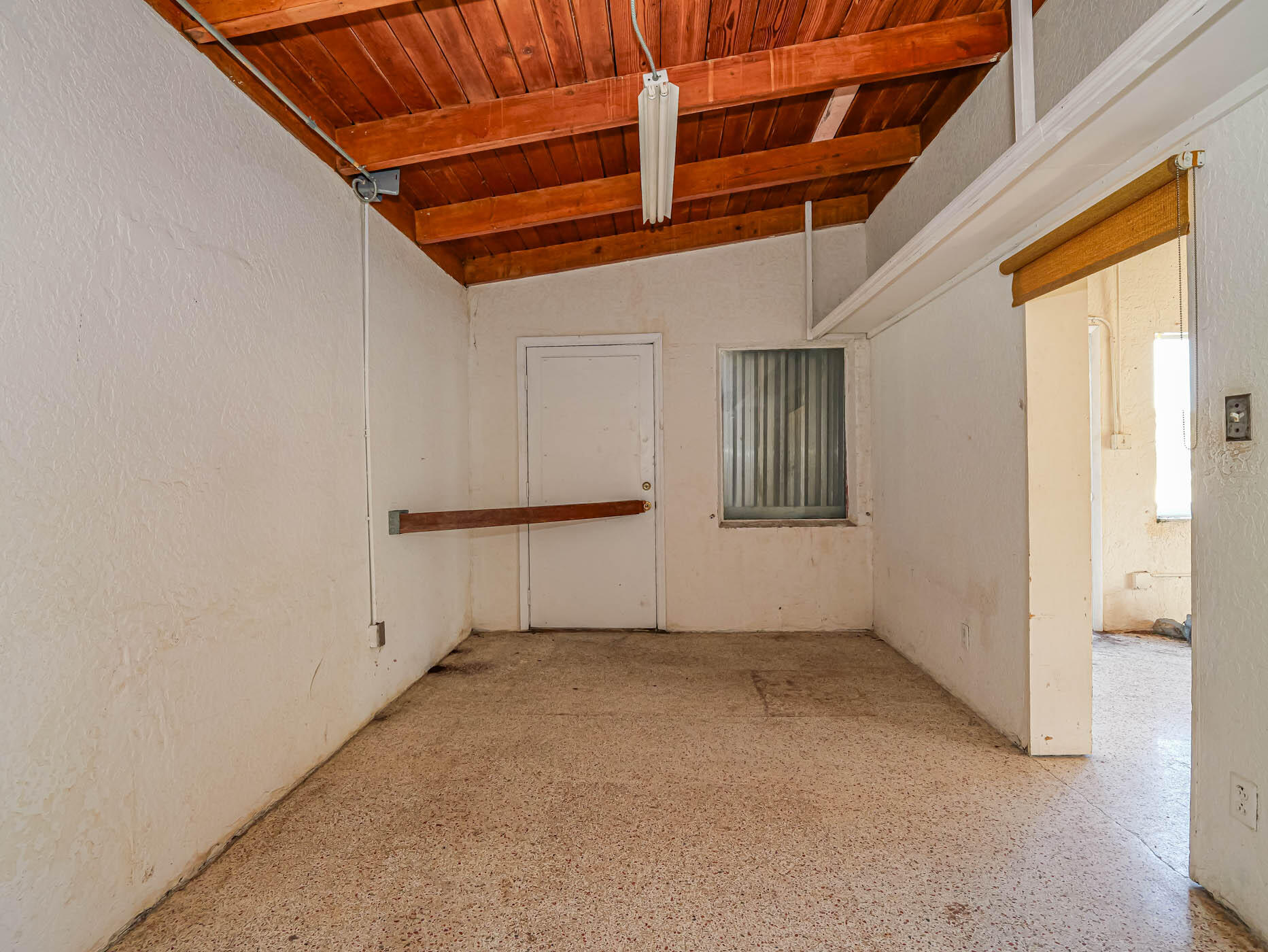 2814 S Harbor City Boulevard Property Photo 9