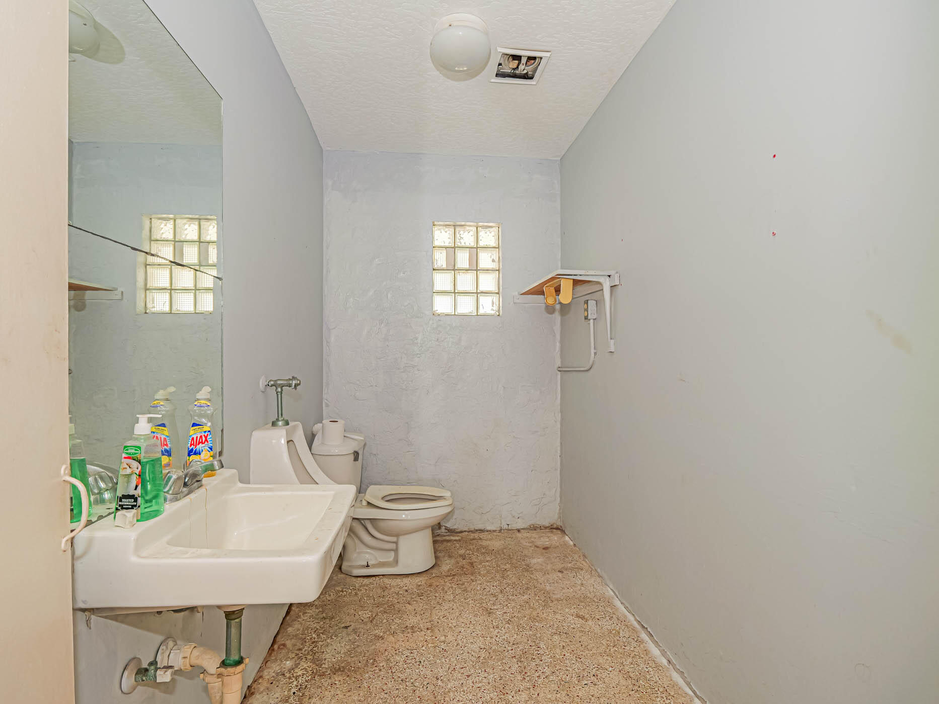 2814 S Harbor City Boulevard Property Photo 10