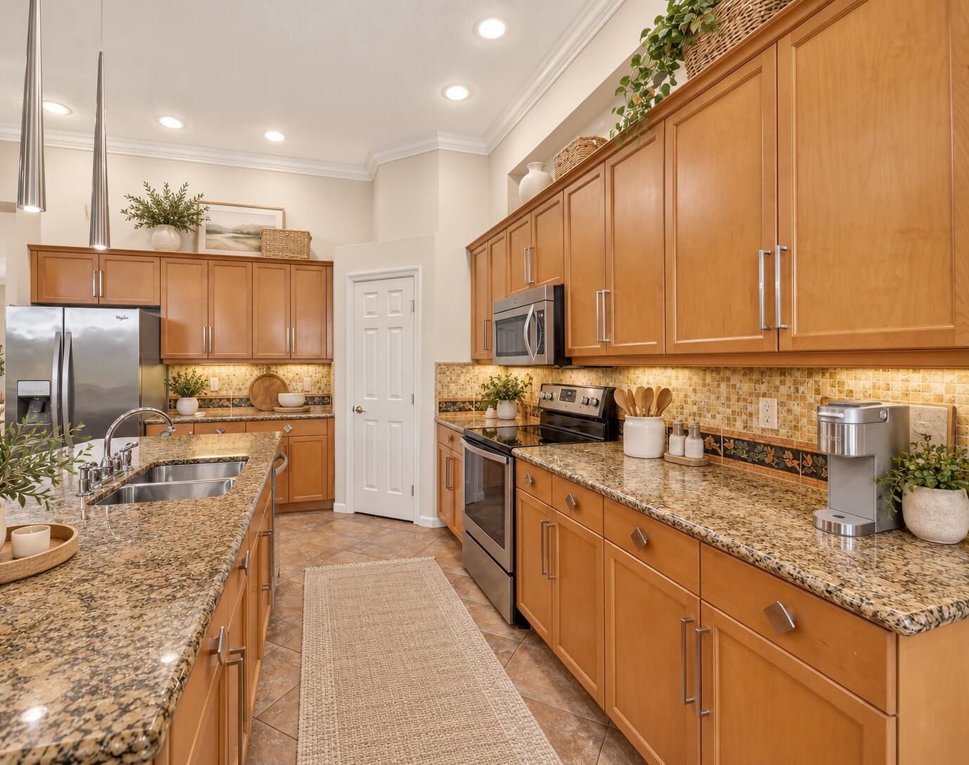 9842 Via Elegante Property Photo 13