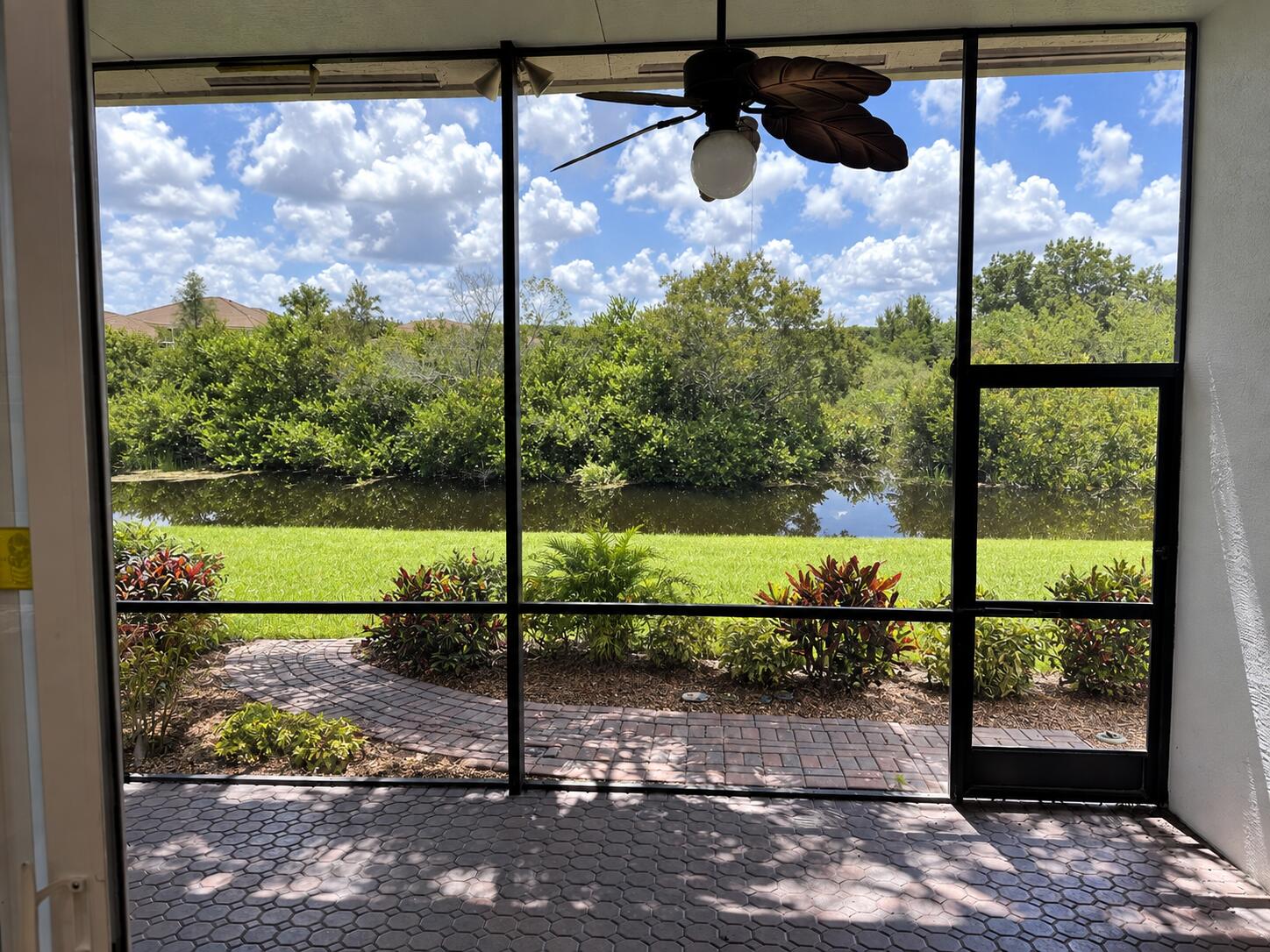 9842 Via Elegante Property Photo 23