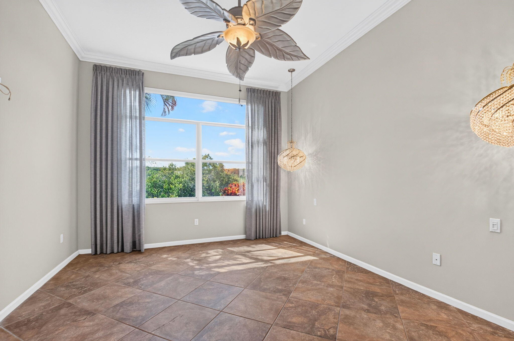 9842 Via Elegante Property Photo 25