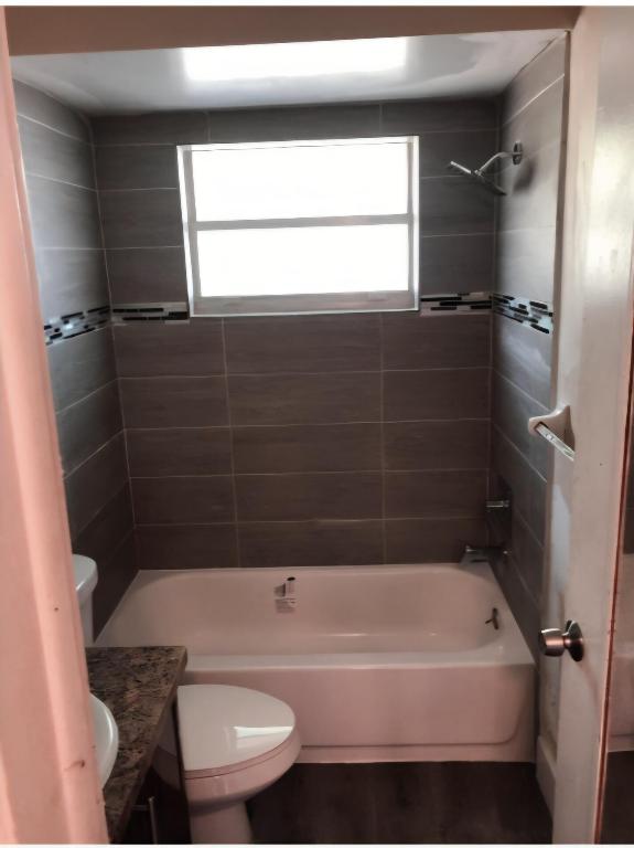 4115 Riverside Drive 1-5 Property Photo 6