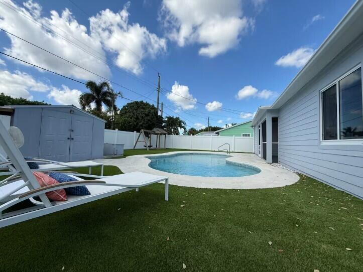 516 E Whitney Drive Property Photo 42
