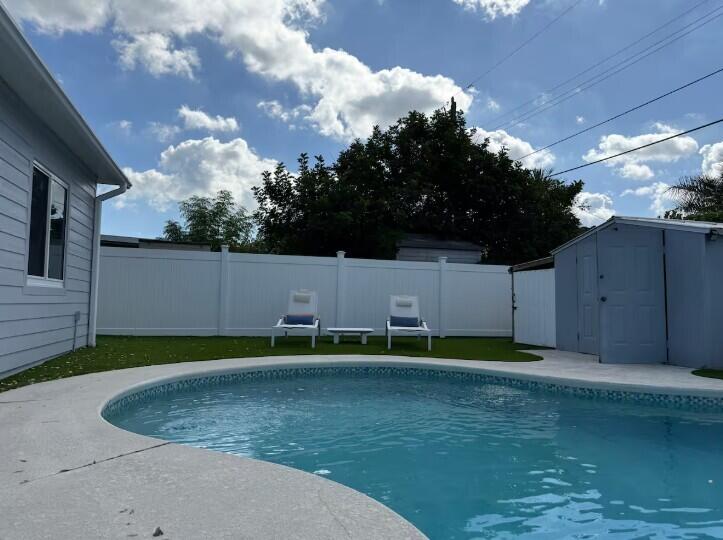 516 E Whitney Drive Property Photo 43
