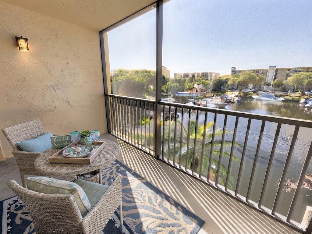 3 Royal Palm Way 205