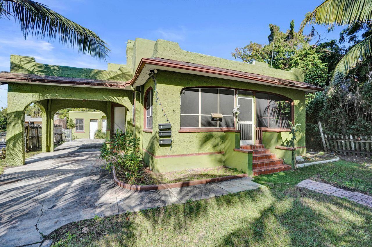627 30th Street Property Photo 1
