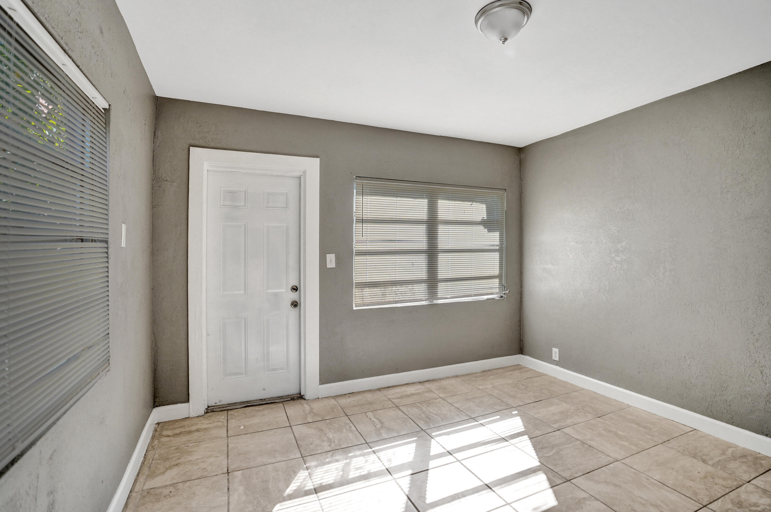 627 30th Street Property Photo 44
