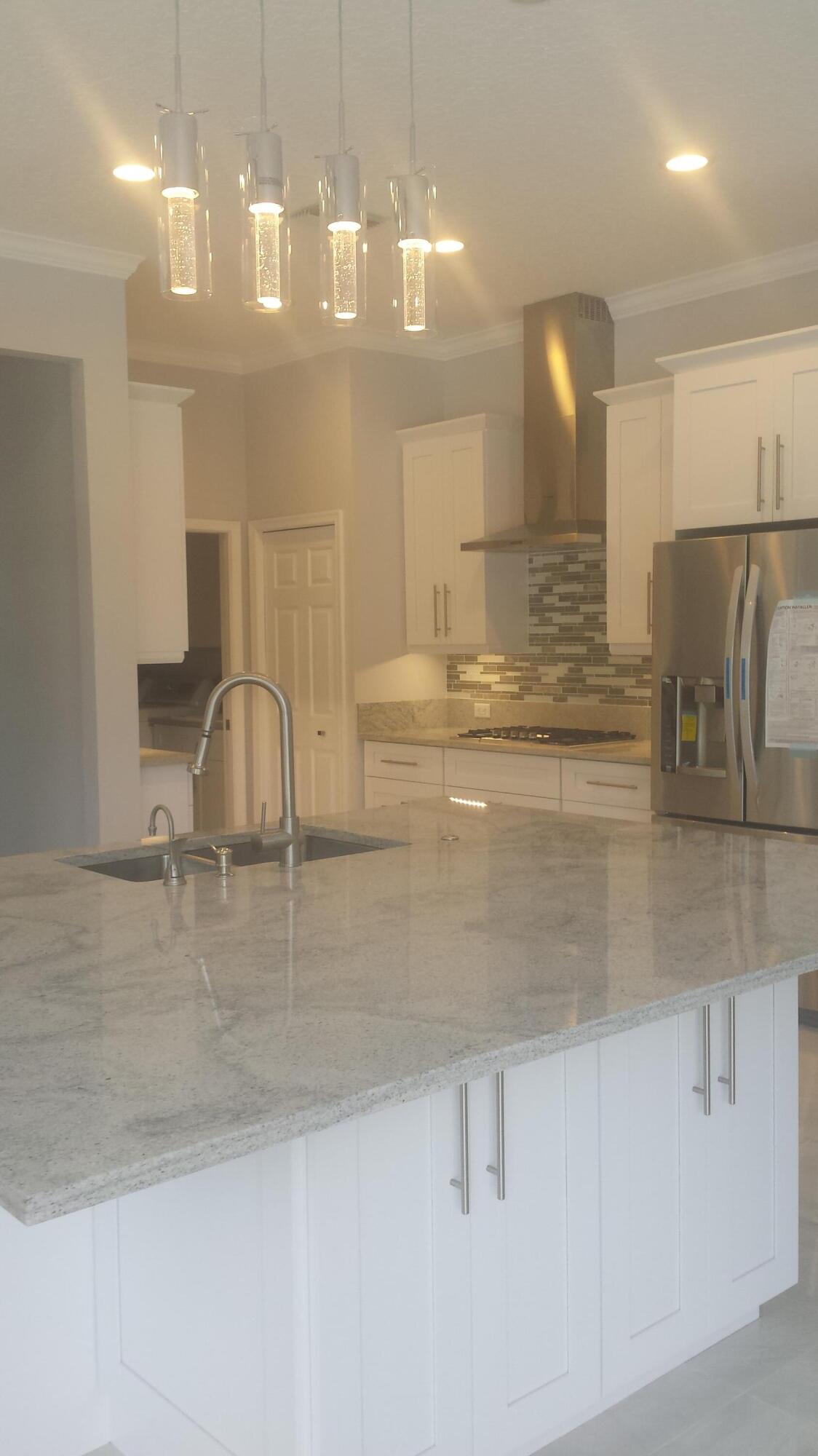 8709 Man O War Road Property Photo 5