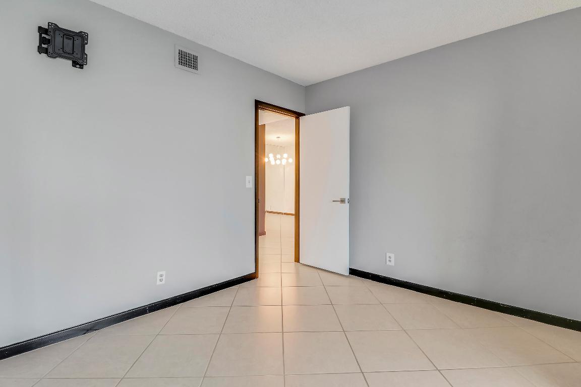 6370 Chasewood Drive A-3 Property Photo 7