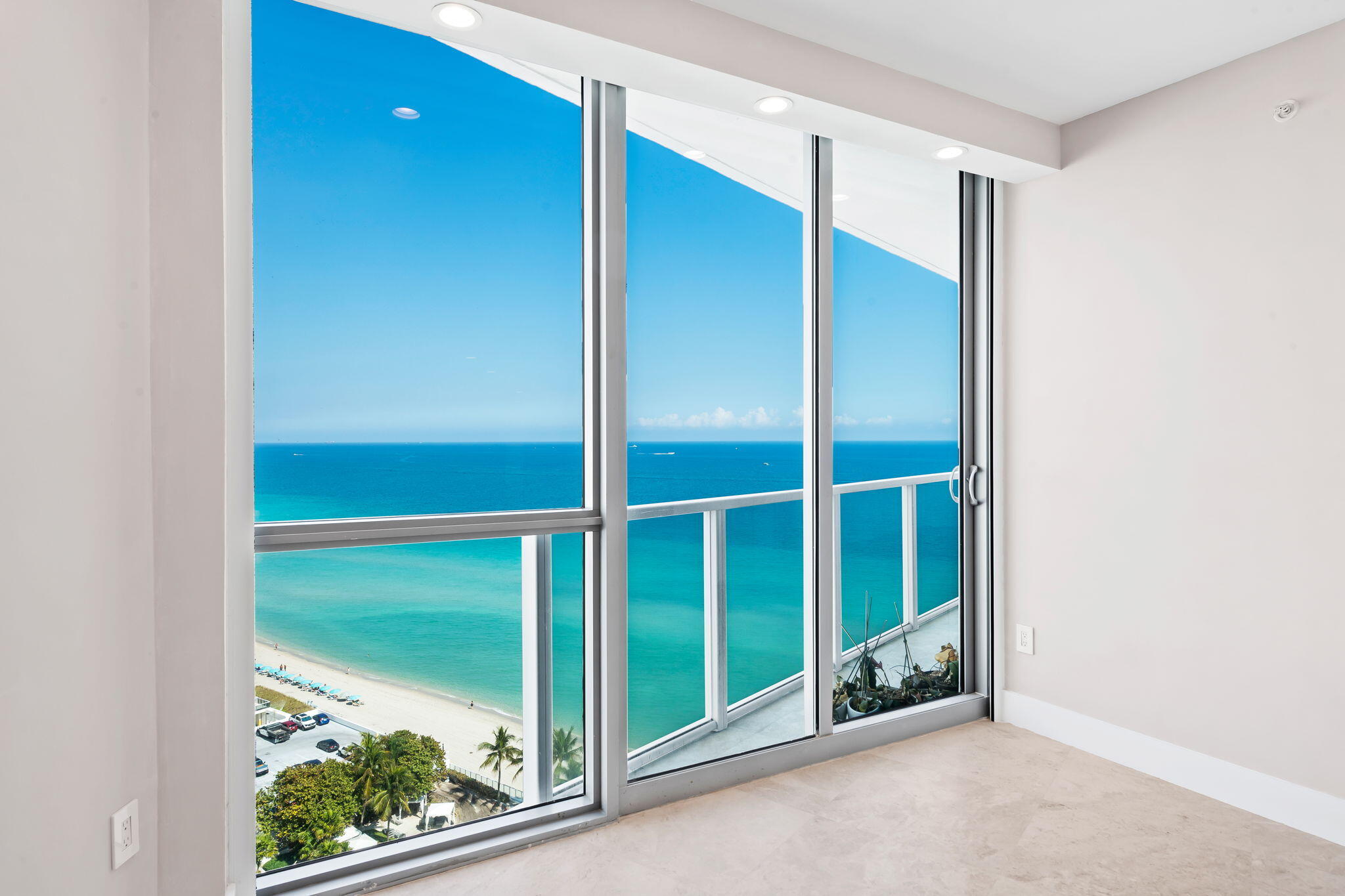 3101 S Ocean Drive 1807 Property Photo 2