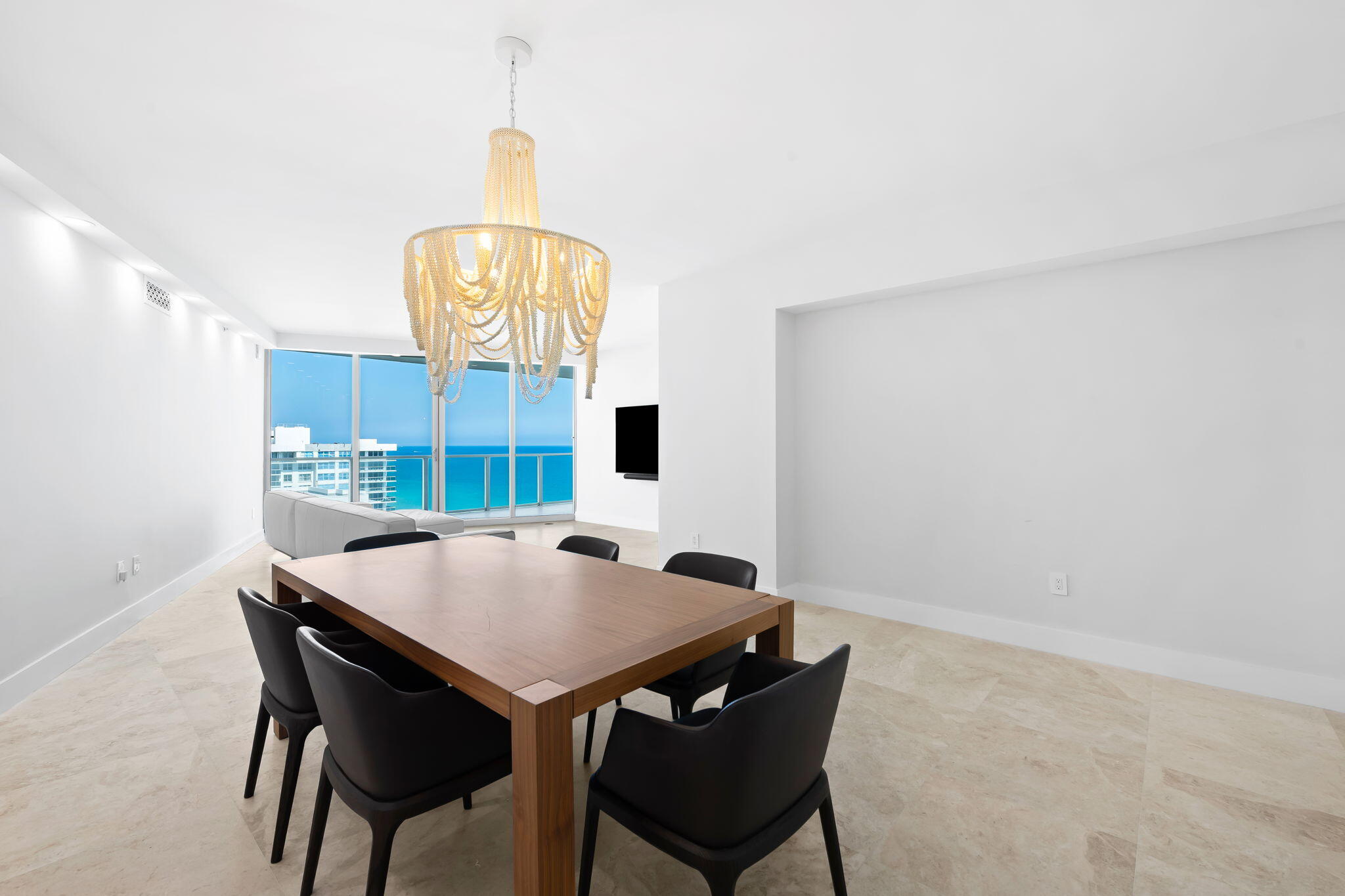 3101 S Ocean Drive 1807 Property Photo 8