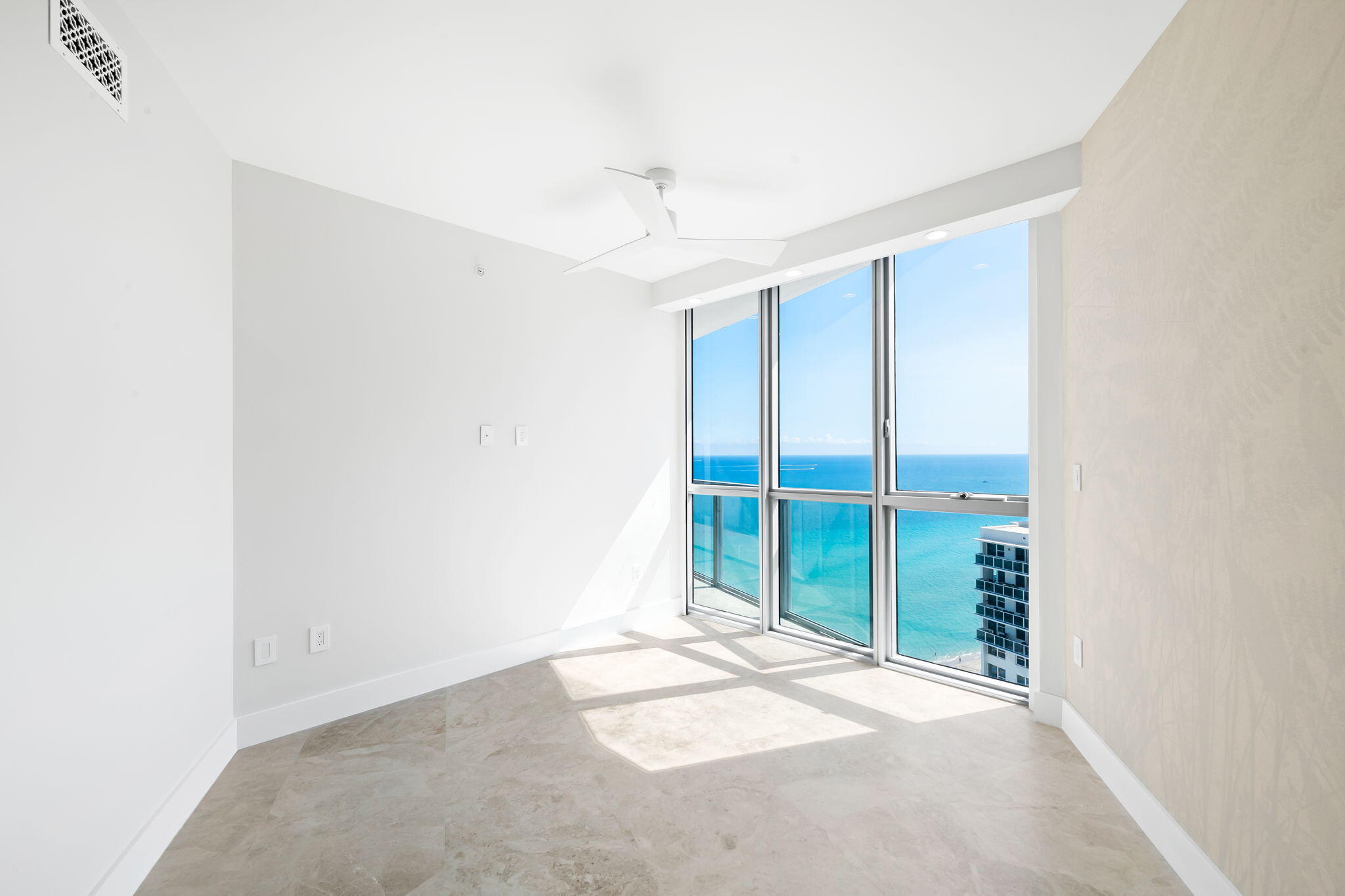 3101 S Ocean Drive 1807 Property Photo 20