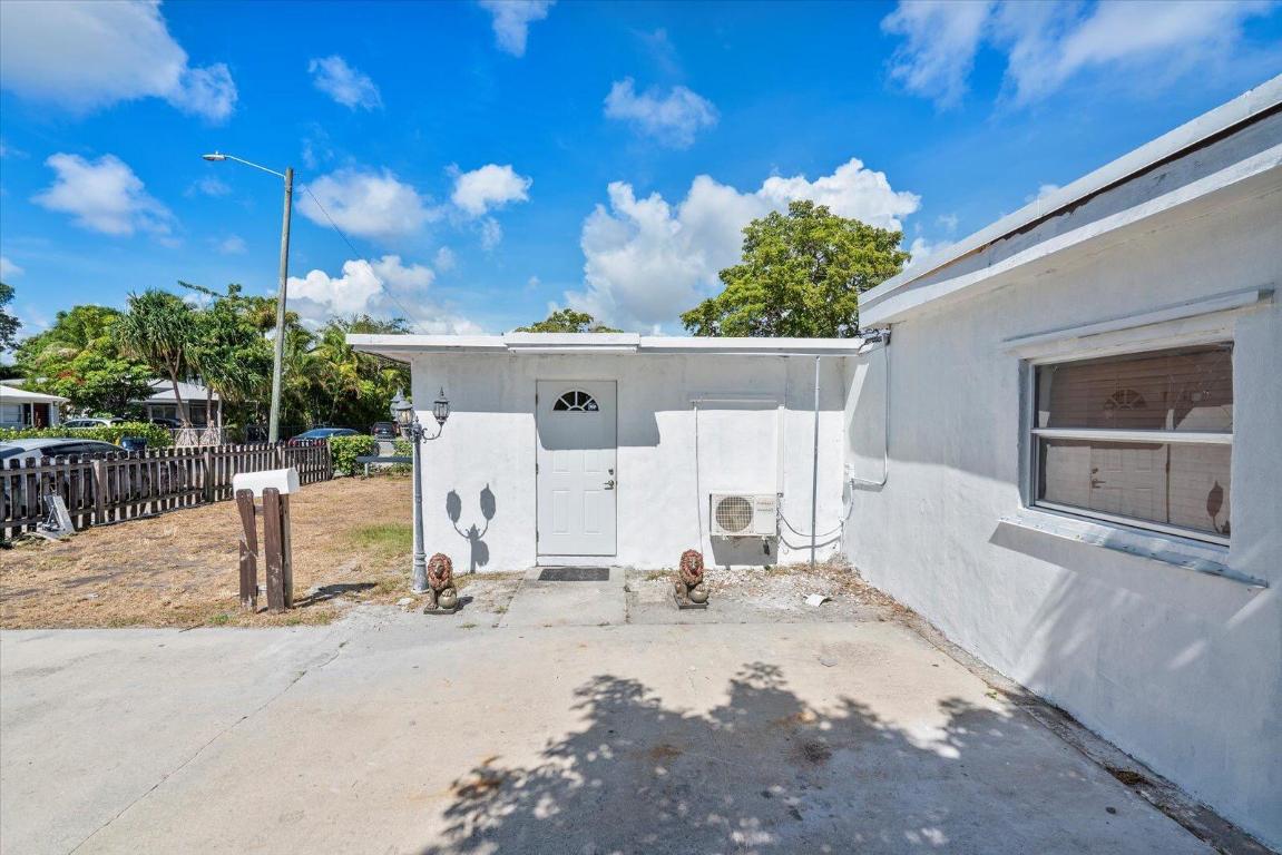 236 Sw 14th Street Property Photo 2