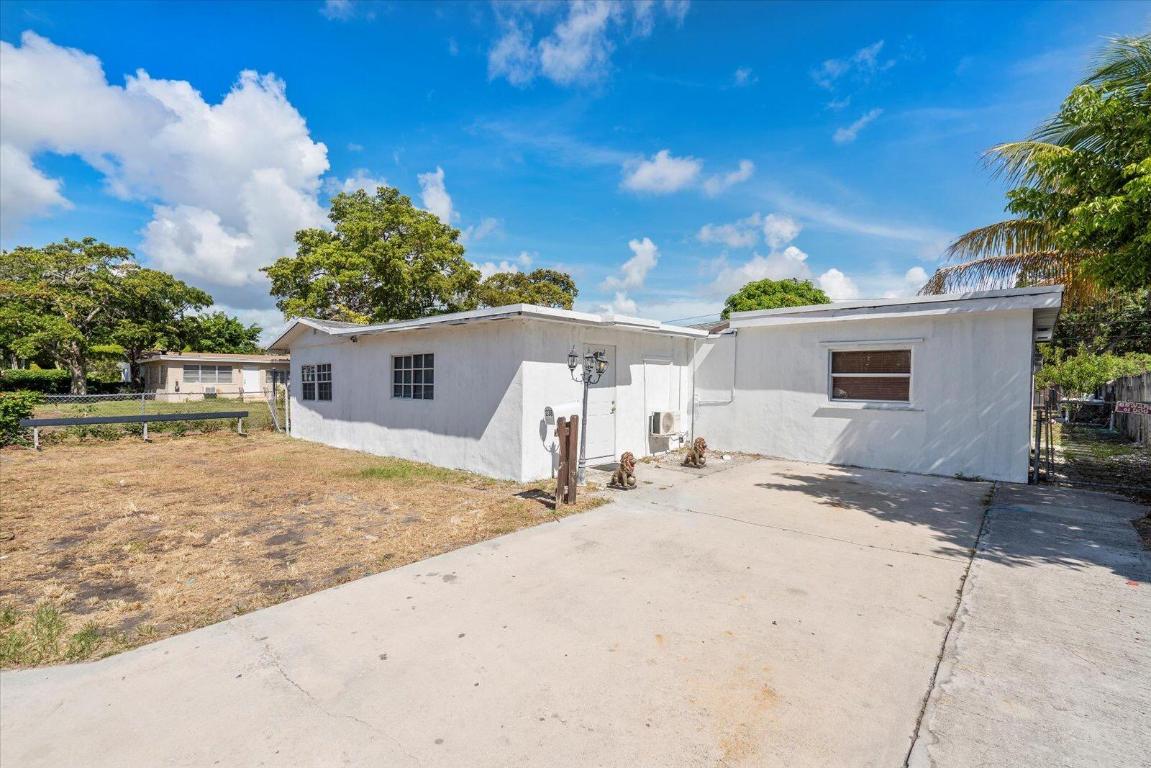 236 Sw 14th Street Property Photo 4