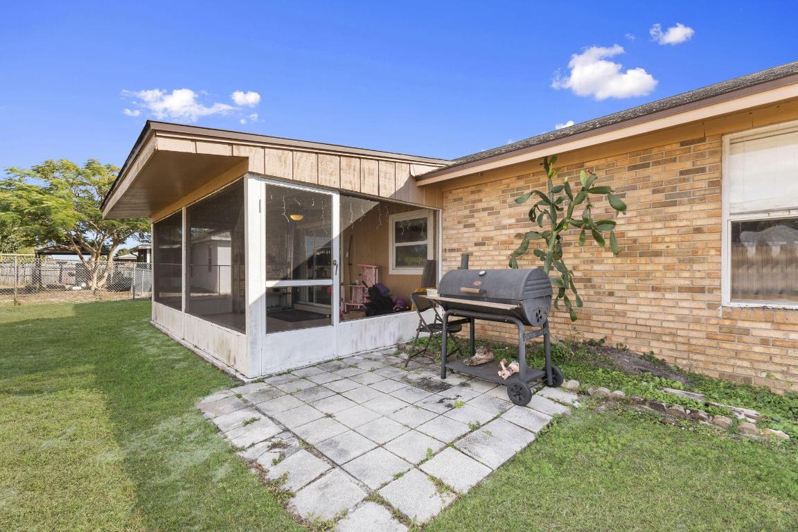 449 Se Oakridge Drive Property Photo 30