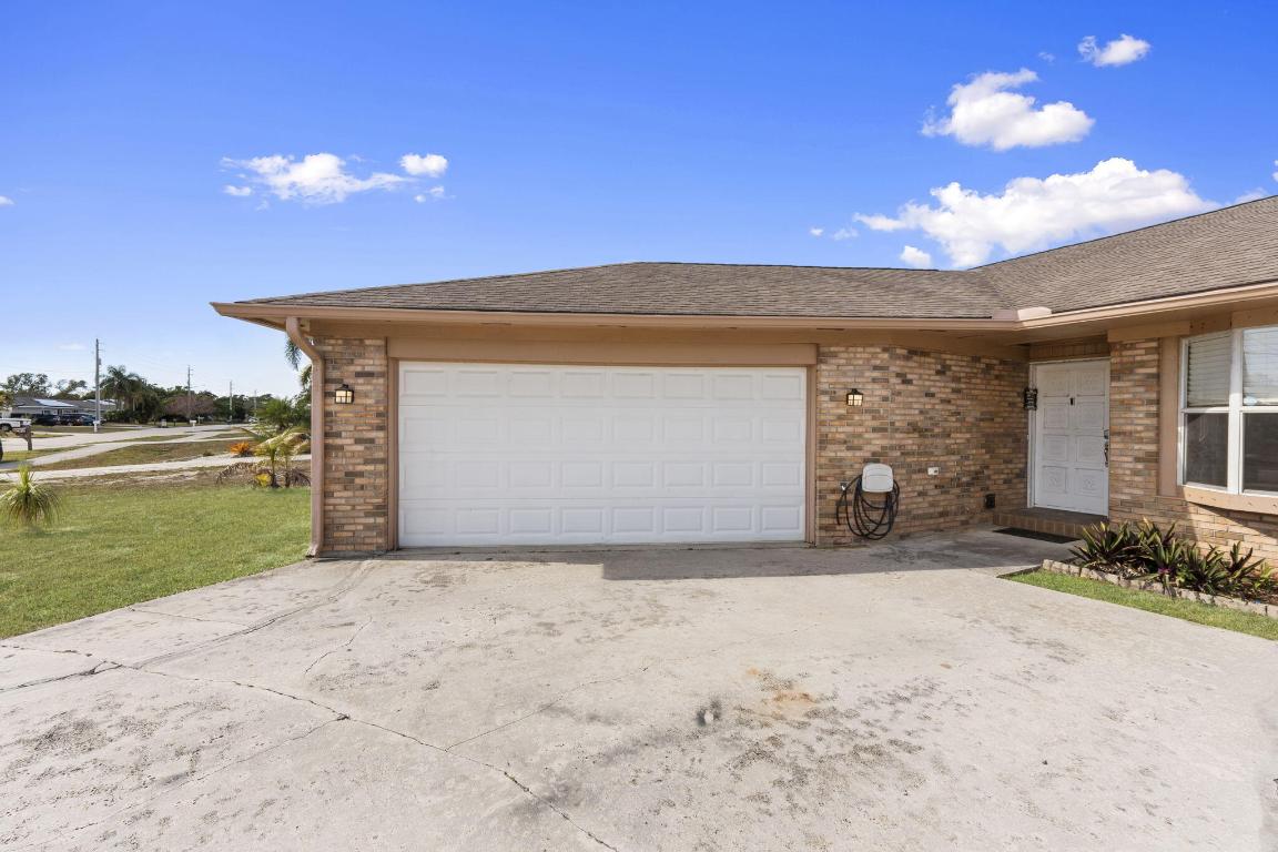 449 Se Oakridge Drive Property Photo 35