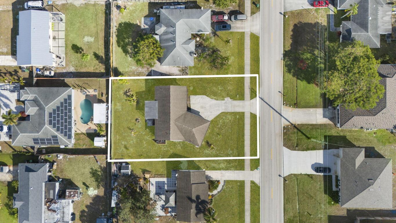 449 Se Oakridge Drive Property Photo 37