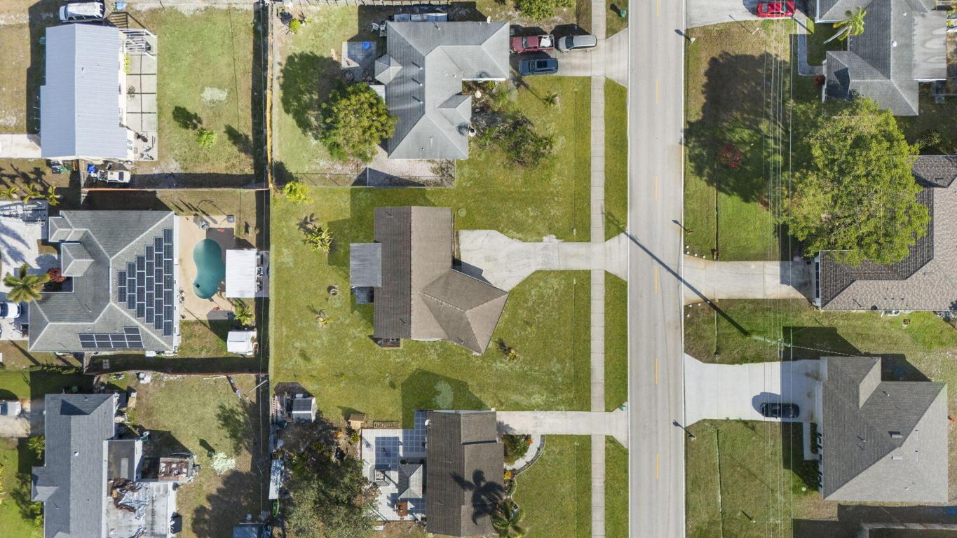 449 Se Oakridge Drive Property Photo 38