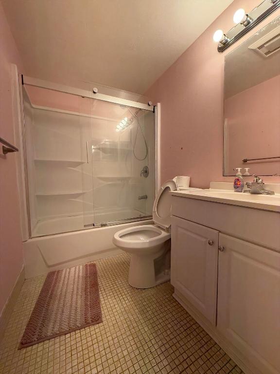 70 Easthampton C Property Photo 6