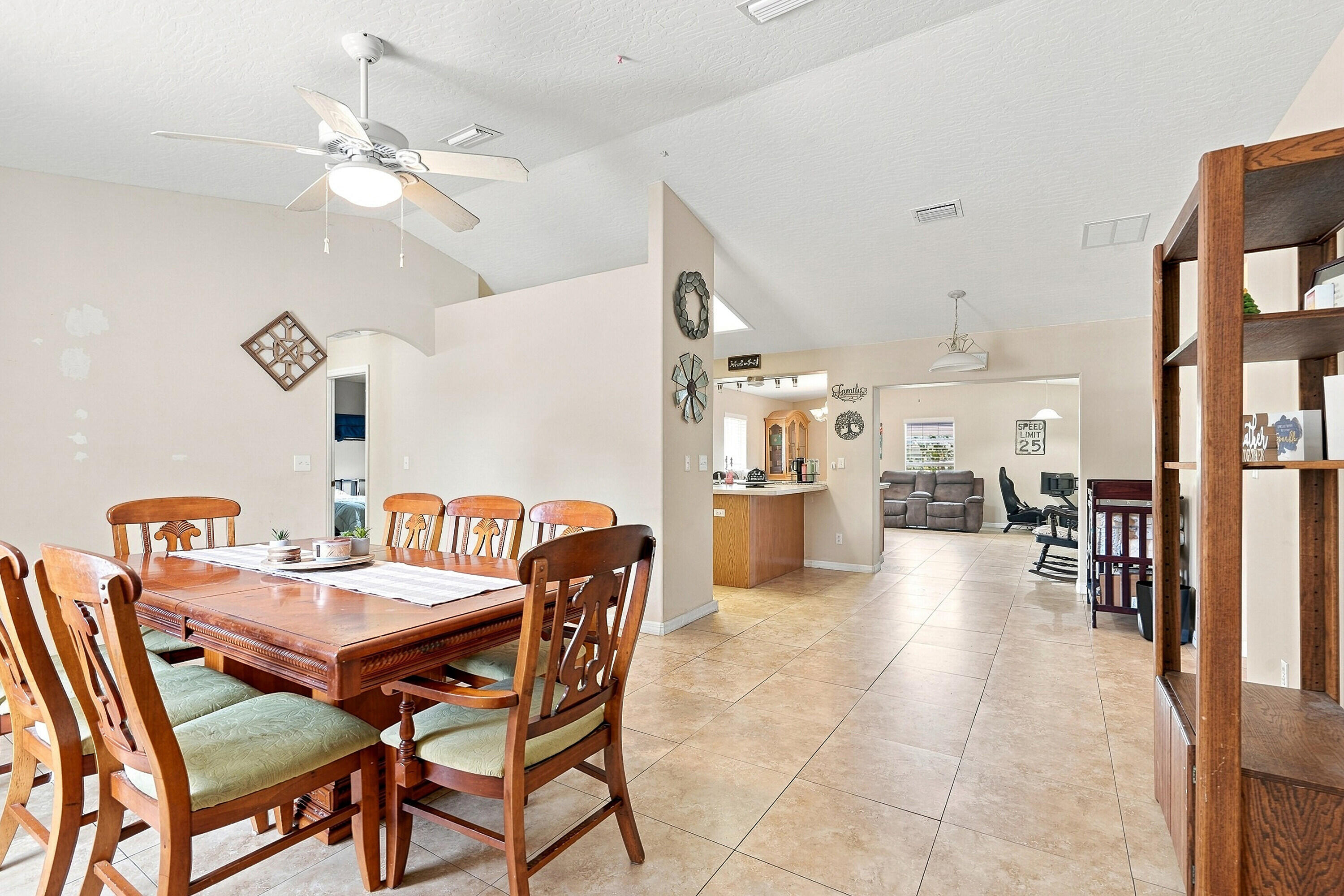 7856 101st Avenue Property Photo 3