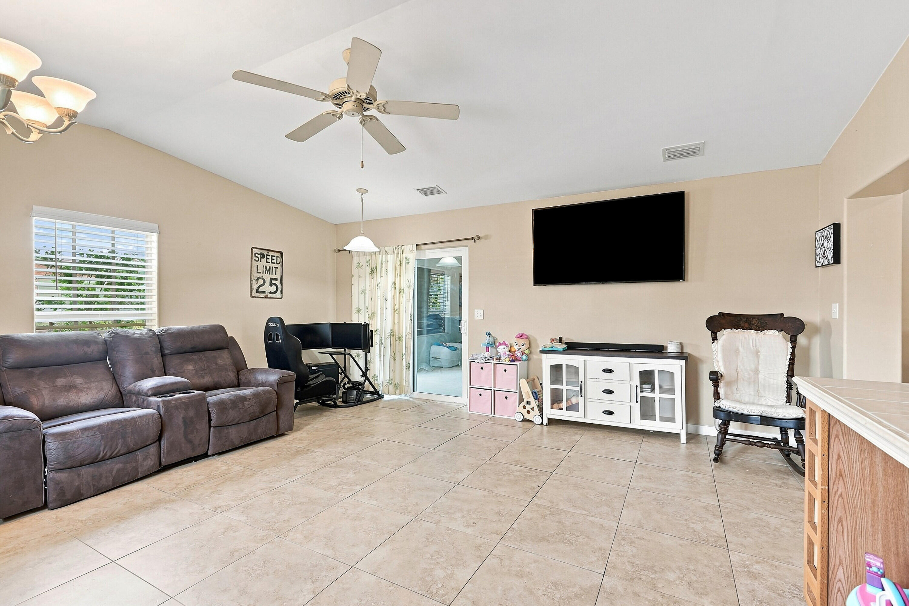 7856 101st Avenue Property Photo 8