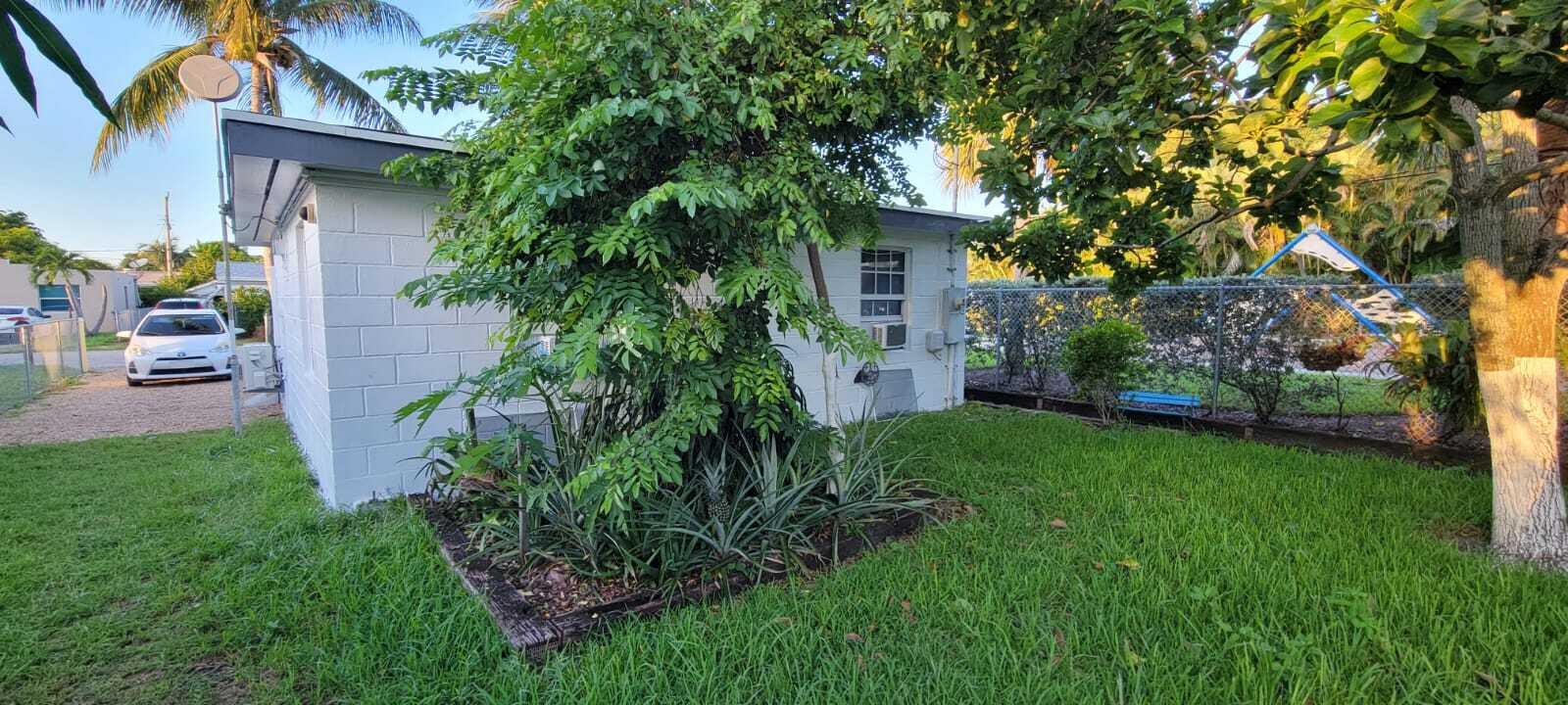 1078 Peak Road Property Photo 3