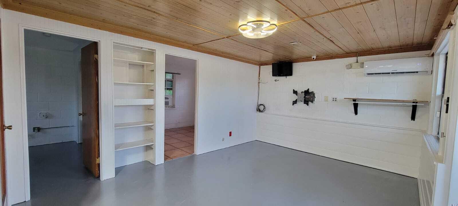 1078 Peak Road Property Photo 4