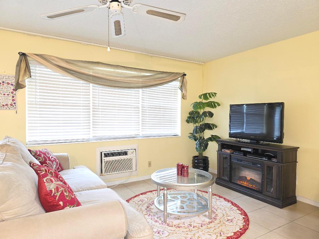 204 Kent L L Property Photo 11