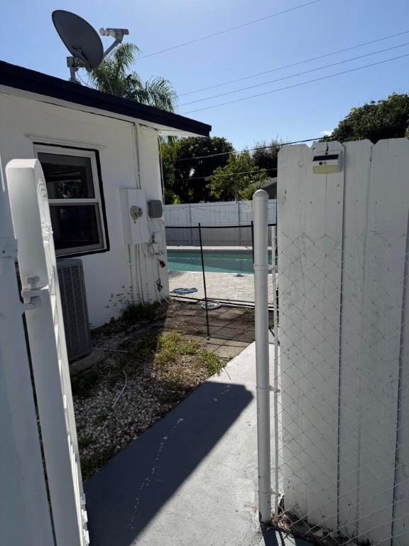 1014 W Drew Street Property Photo 19