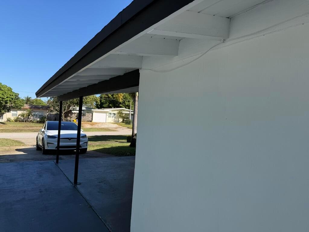 1014 W Drew Street Property Photo 20
