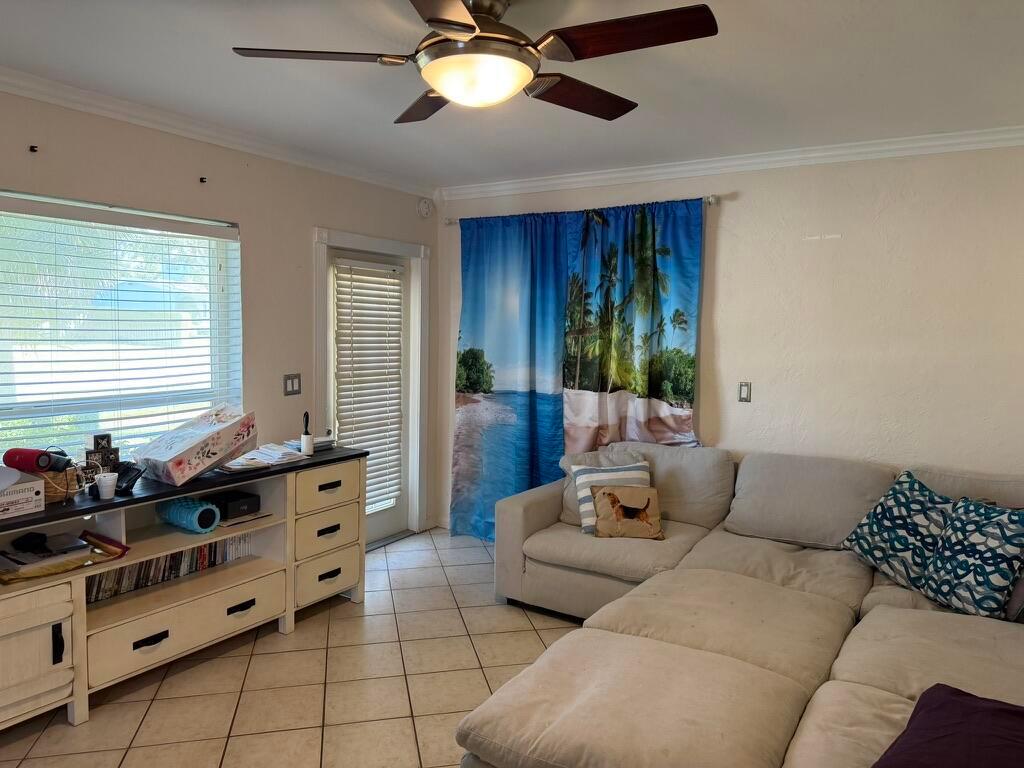 1014 W Drew Street Property Photo 26