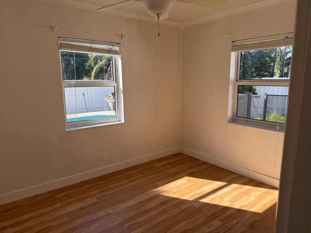 1014 W Drew Street Property Photo 29