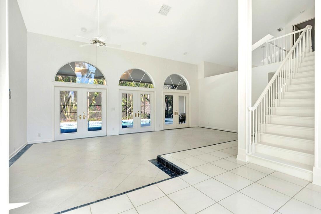 115 Olympus Way Property Photo 6