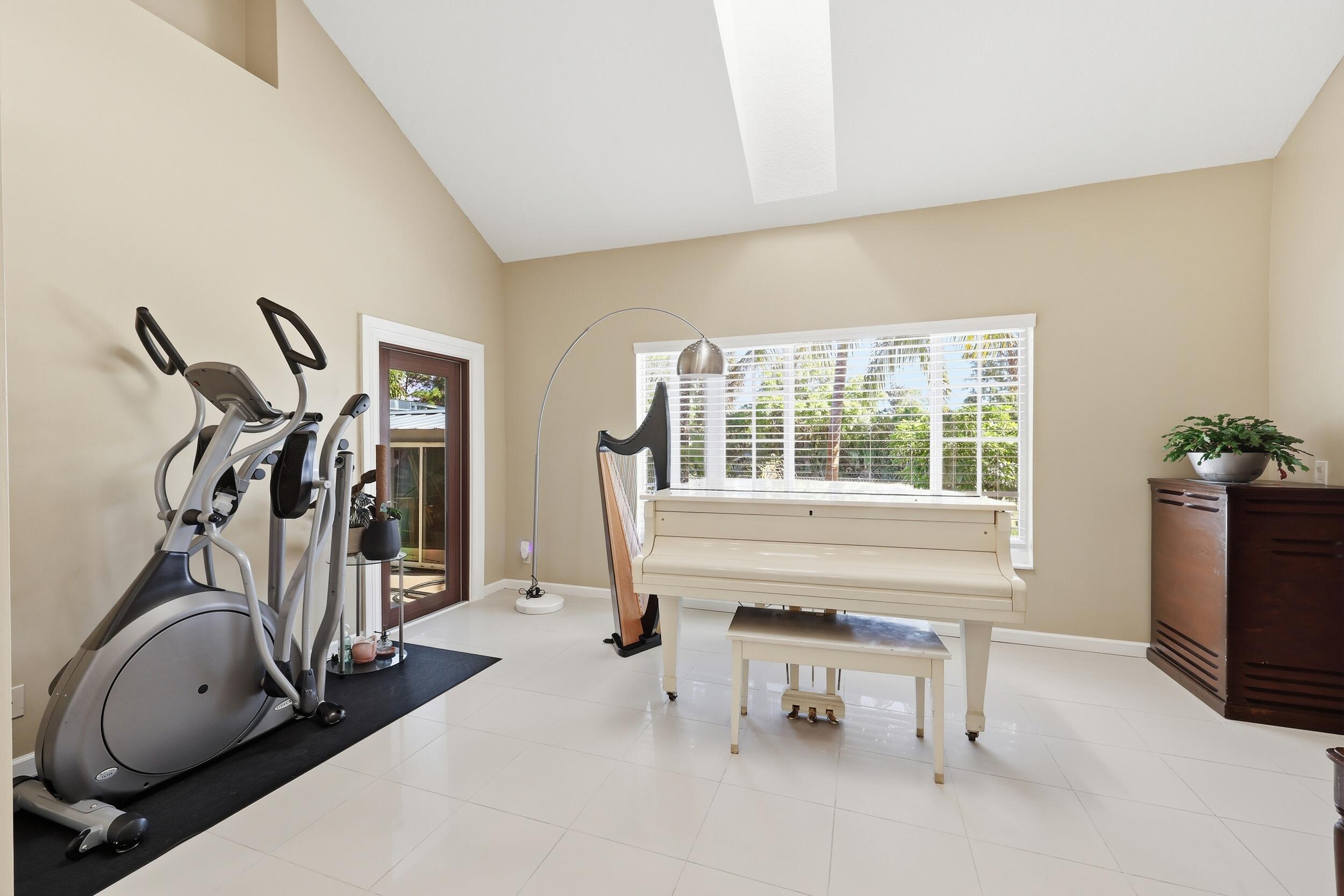 14410 64th Way N Property Photo 12